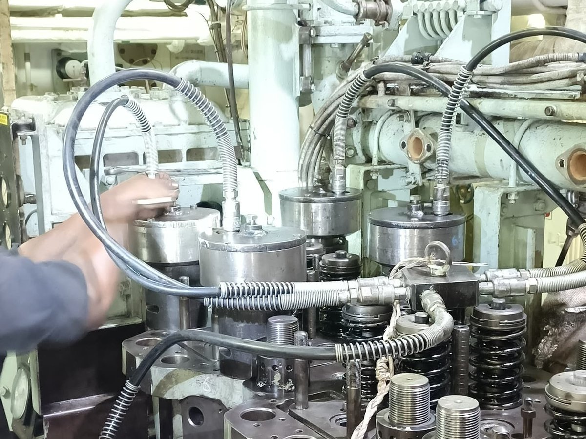 Overhaul Main Engine 4
